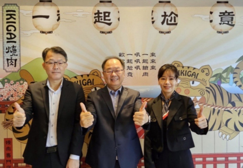 全家國際餐飲（7708）公佈第一季合併營收6.46億元，年增14.76％；稅後淨利為0.395億，年增20.79%，每股盈餘1.55元，較去年同期增加0.13元，雙雙創同期歷史新高。 （記者楊雅民攝）