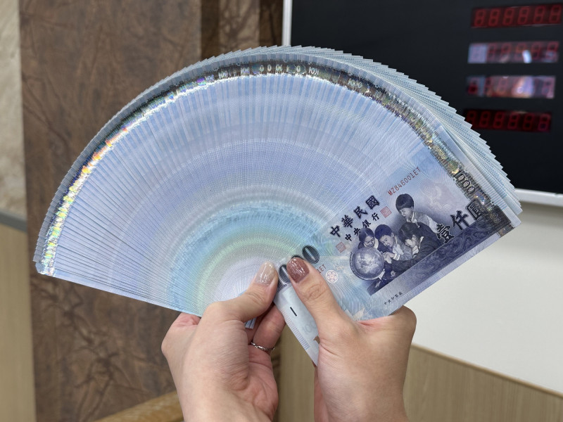 楊金龍喊話奏效！新台幣升轉貶，暫收31.185元（記者陳梅英攝）