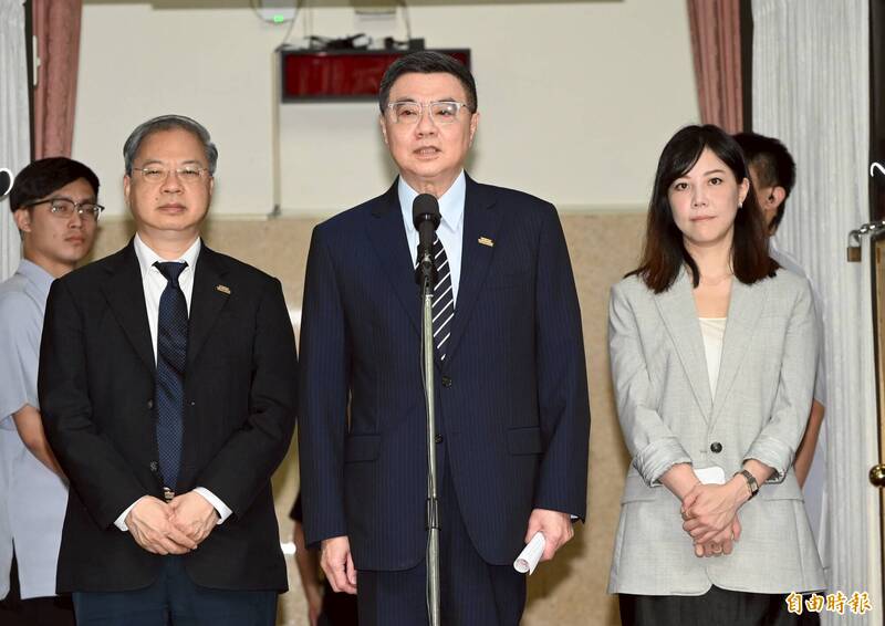 行政院長卓榮泰赴立法院進行施政方針及施政報告並備詢，會前並先接受媒體聯訪。（記者田裕華攝）