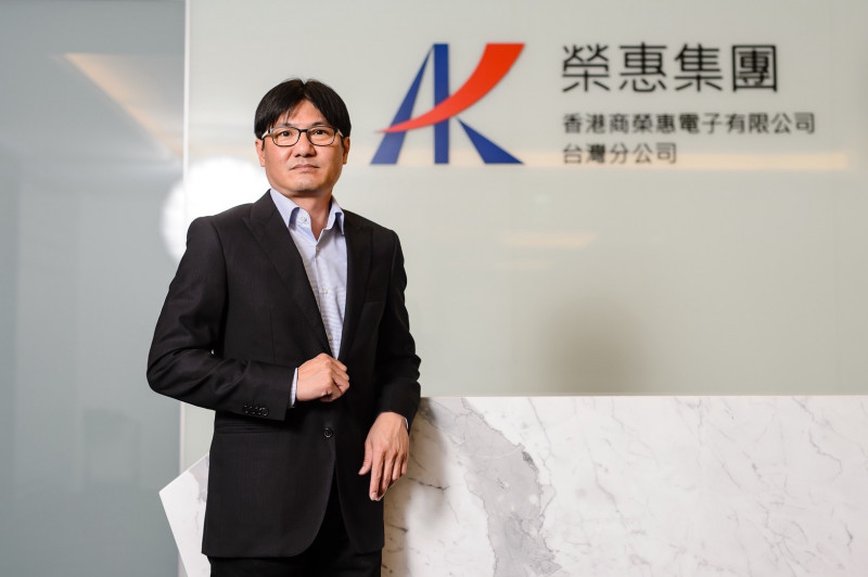 榮惠-KY董事長劉世璘指出，AI伺服器將從5月起轉強，可望帶動第二季營收成長動能。（榮惠提供）