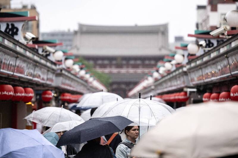 經濟學家預估，日本經濟可能在今年前3個月出現萎縮。（法新社）