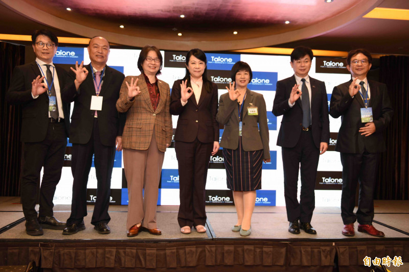 面對淨零碳排及碳關稅挑戰，學者與企業代表探討交流。（記者蔡淑媛攝）