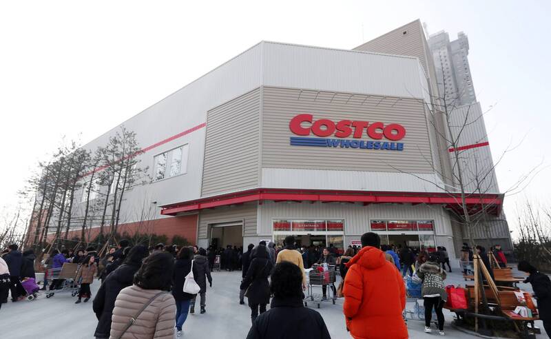 Costco2025年7月之前會開設3家分店，剛好分別在亞洲、歐洲和美國。圖為南韓的一家Costco分店。（歐新社）