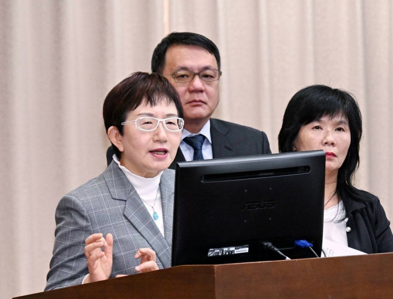 立委建議綜所稅特別扣除額全面按CPI調整，財政部長莊翠雲（左一）承諾提書面報告。（資料照）