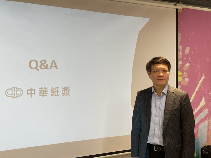 華紙今日舉辦法說會。圖為總經理陳瑞和。（記者歐宇祥攝）