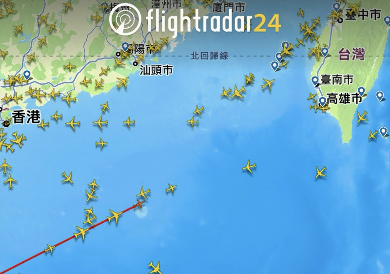 輝達執行長黃仁勳今日即將抵台，黃此次搭乘維斯達機身編號9H-VIK的Bombardier Global 7500灣流噴射機，截至中午12時29分已經飛越我國東沙群島上空。（圖取自Fiightradar24）