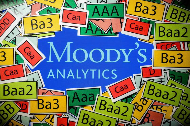 穆迪（Moody's）週五（16日）調降美國主權信用評等，從原先的「Aaa」調降一級至「Aa1」。（法新社）