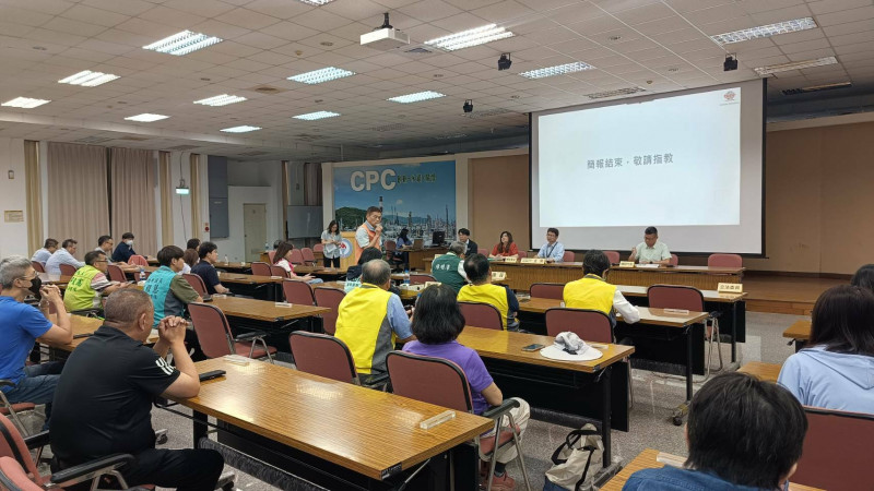 台積電持續擴廠，高雄P4、P5廠舉辦環境影響說明書施工前公開說明會。（記者葛祐豪攝）