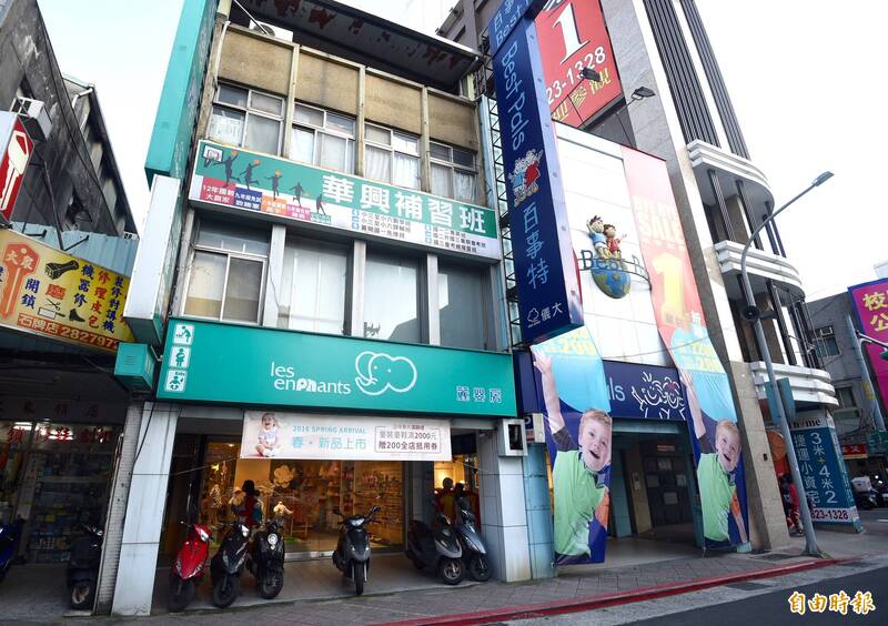 成立半世紀的老字號童裝品牌麗嬰房連年虧損。（資料照）
