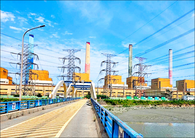台中市用電量自2019年起連年超過台中電廠發電量，用電名列六都第一，超過180萬家戶用電需靠「外援」。（圖由龍井區麗水里長陳耀墩提供）