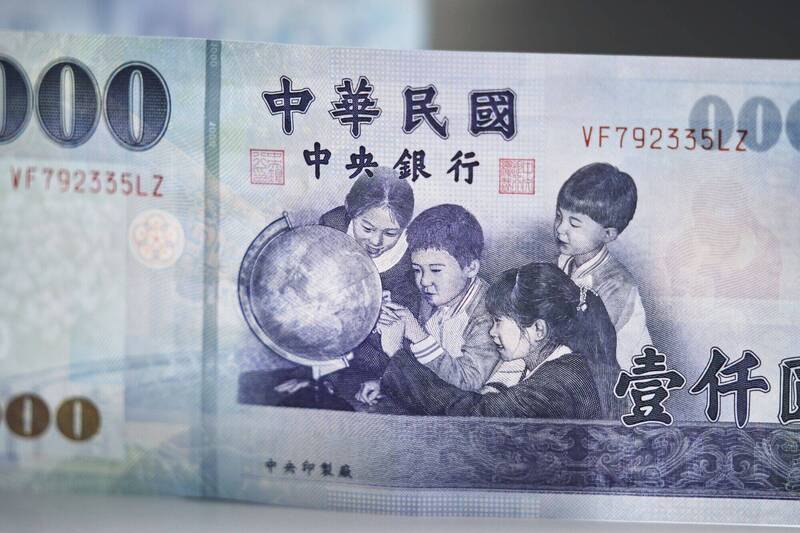 新台幣兌美元匯率週四（22日）一度來到30.001元，距離29字頭僅一步之遙。（彭博）