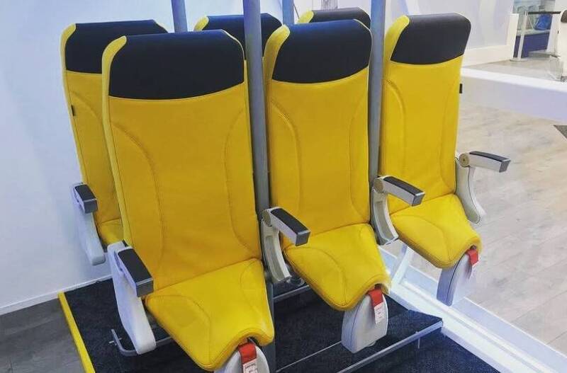 義大利Aviointeriors公司推出半站立式座位。（圖翻攝自Instagram）