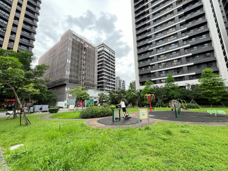 受銀行房貸緊縮以及央行信用管制影響，民眾房價上漲預期已消散，進而衝擊預售屋買氣。 （永慶房產集團提供） 