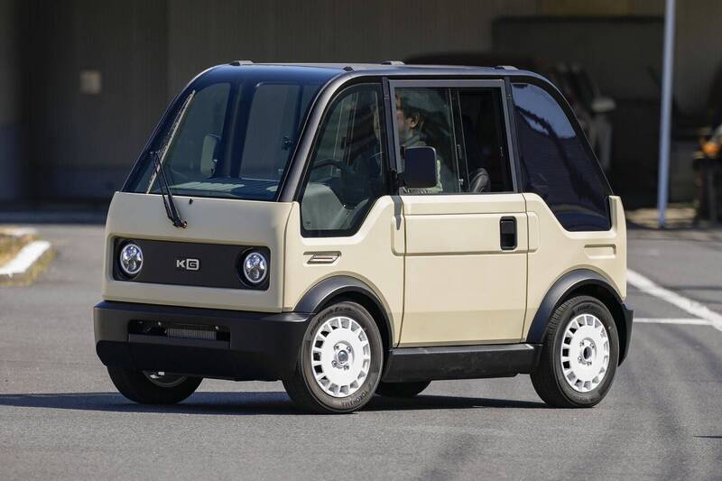 日本新創公司推出一款售價僅20萬元的單座電動車，在日本走紅。（彭博）