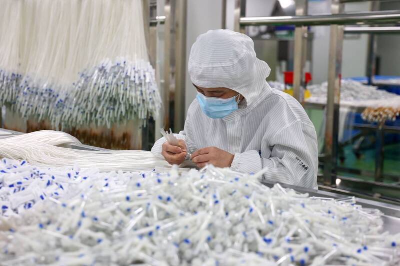 歐盟反擊北京，決定在未來5年內，限制中國醫療器材進口。（法新社資料照）