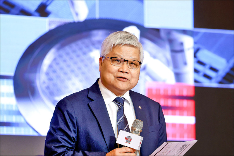 台積電董事長暨總裁魏哲家昨被問及外傳將赴中東投資設廠，他澄清是謠言滿天飛，台積電不會去設廠。（法新社）