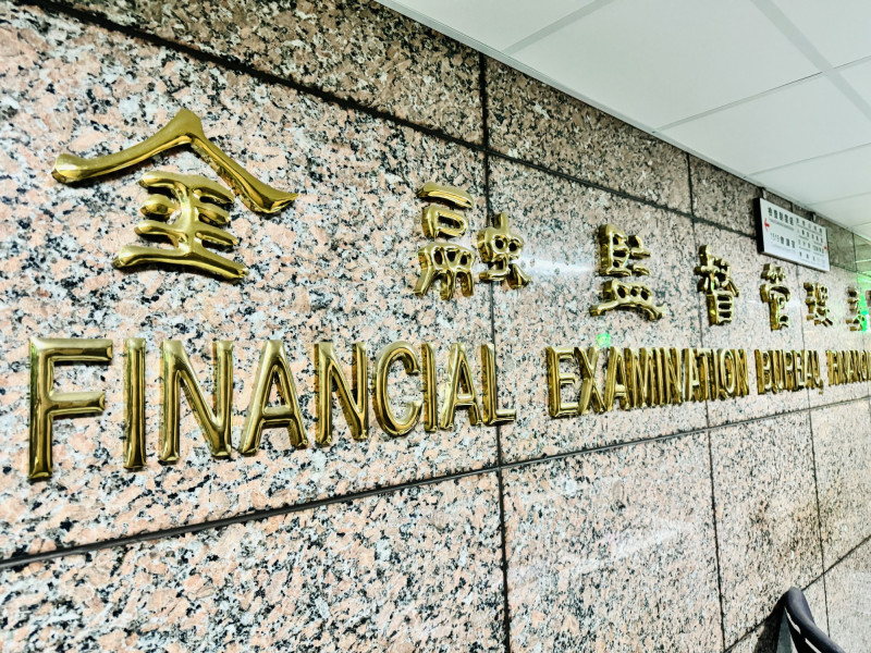 詐團手法不斷翻新，金管會保險局副局長陳清源也遭到冒名。（記者王孟倫攝）