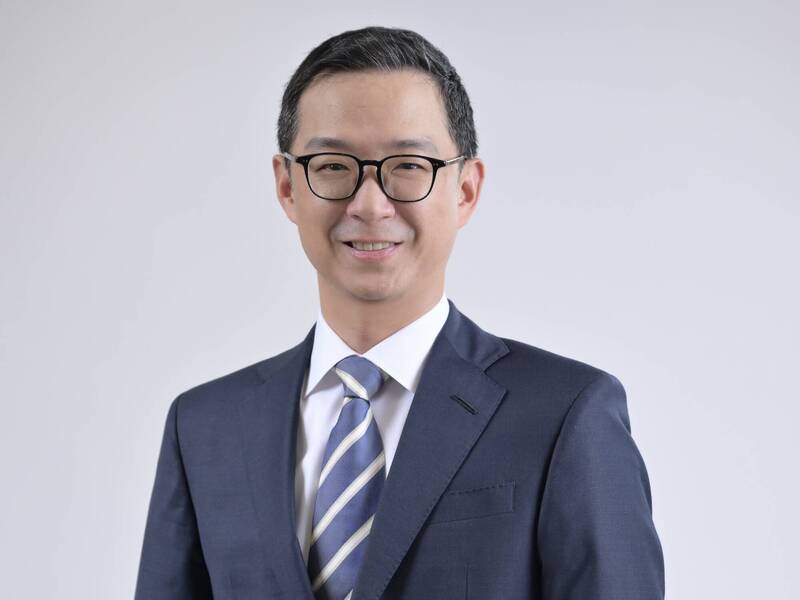 國泰金控董事長蔡宏圖長子蔡宗翰進入董事會，並當選副董事長。（圖由國泰金控提供）
