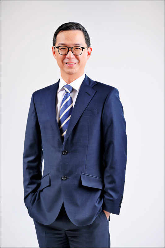 國泰金13日舉行股東會並改選新一屆董事，國泰金董事長蔡宏圖長子蔡宗翰成為新任董事，董事會也推選蔡宗翰為國泰金控副董事長。（國泰金提供）