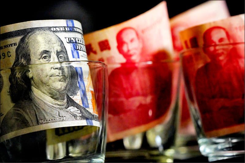 由於外資單邊匯入影響市場穩定，中央銀行再度出手，分別於盤中、尾盤進行調節，最後新台幣匯價收在29.535元、貶1.5分。（中央社資料照）
