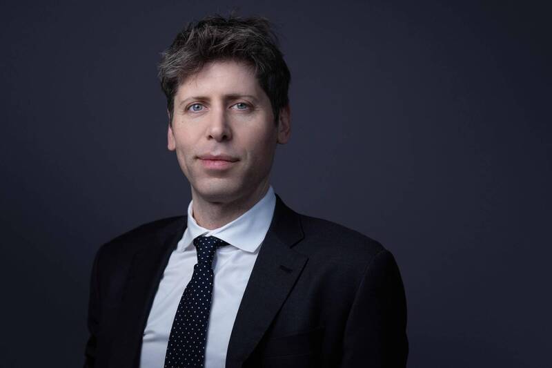 OpenAI执行长奥特曼（Sam Altman）爆料，Meta开出1亿美元（约新台币29.53亿元）的签约金，挖角OpenAI员工。（法新社）