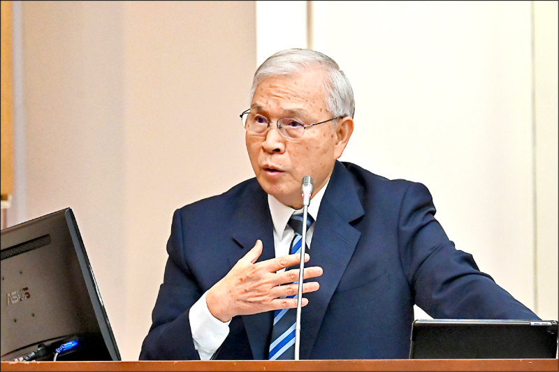 中央銀行總裁楊金龍表示，台灣經常帳順差反映的是「儲蓄高、投資低」的結構性問題。（資料照）