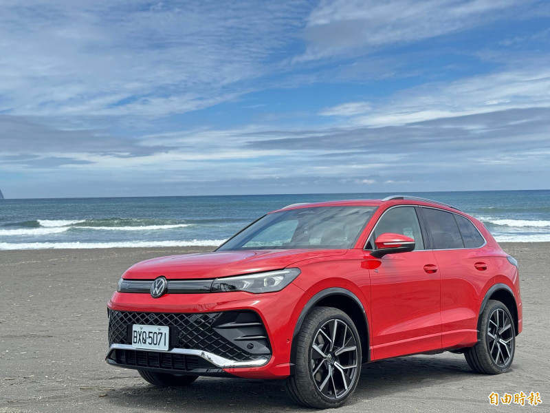 關稅和貨物稅雙稅政策不定衝擊車市買氣，根據監理站最新統計資料，6月全台新車領牌數達3萬4320輛，較上個月成長7.6%，較去年同期衰退17.5%，但跌幅已較5月年減23.1%縮減。（記者楊雅民攝）