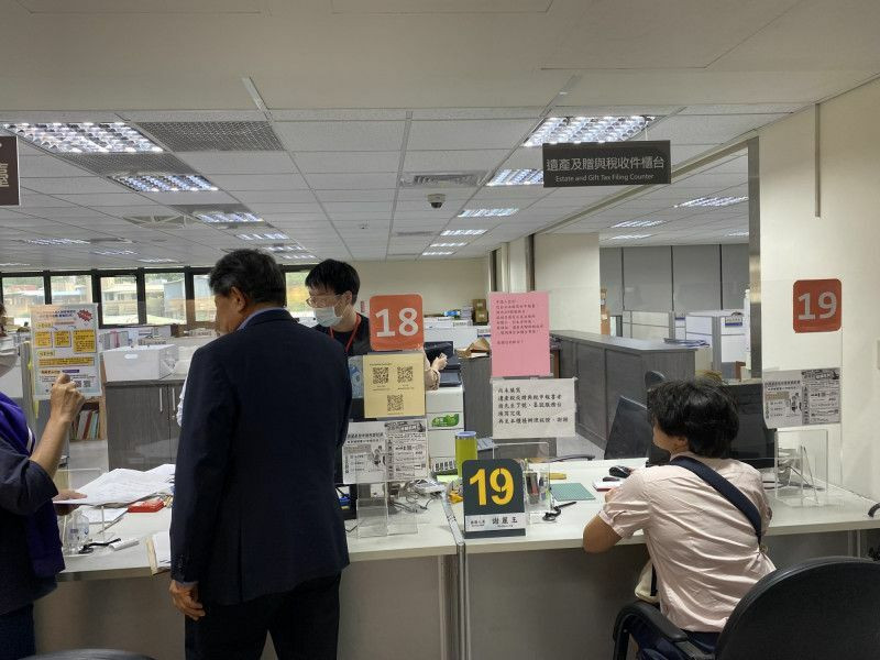 高雄國稅局表示，海外資產應併計遺產總額申報。（記者鄭琪芳攝）
