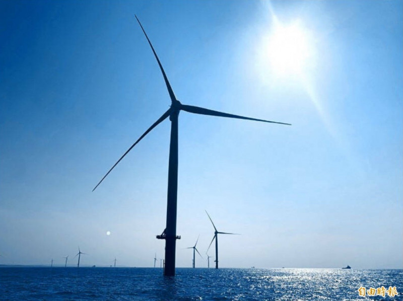 我國離岸風機有抗台標準，於今年首個颱風侵台後，仍安全運轉無虞。（記者林菁樺攝）