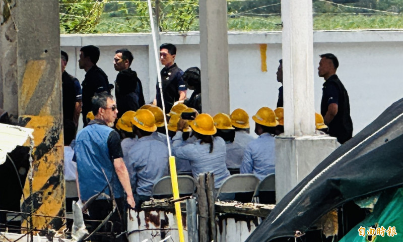總統賴清德今天中午和台電第一線工程人員吃便當。（記者蔡宗勳攝）