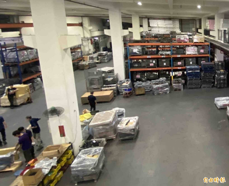 台灣對美關稅20％生效，台中市精密機械科技園區廠商（圖）出貨情形。（記者黃旭磊攝）
