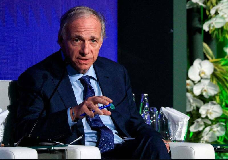 「橋水聯合」（Bridgewater Associates）創辦人達里歐今年第二季徹底出脫在美上市的中國股票。（路透資料照）