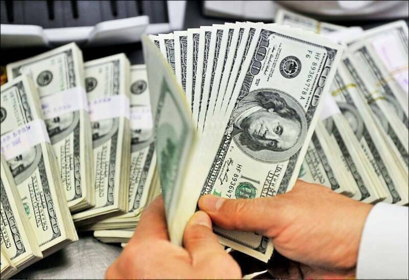 黃金與加密幣成最大贏家！美銀警告，YCC將至，美元貶值亦成定局。（法新社資料照）