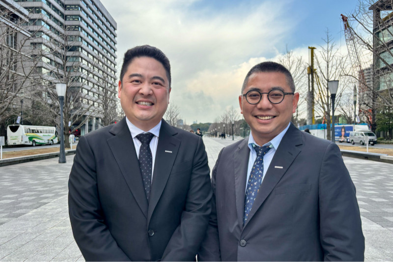 泓德能源獲挪威主權基金加碼，晉升前十大股東之列。左為泓德能源董事長謝源一、右為總經理周仕昌。（業者提供）