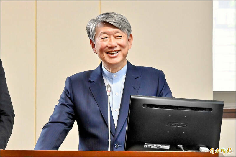台北市議員侯漢廷21日針對日前爆料郭智輝在關稅公告日吃大餐一事鄭重致歉，經濟部長郭智輝堅持提告。（資料照）