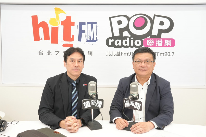 台電董事長曾文生（右）接受專訪。（節目提供）