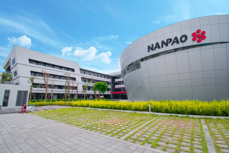 新應材攜手南寶樹脂、信紘科，投入半導體先進封裝用高階膠材市場。（業者提供）