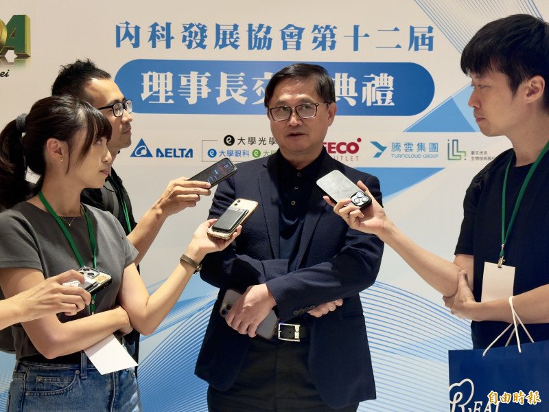 和碩董事長童子賢今天出席內科發展協會第十二屆理事長交接典禮。（記者方韋傑攝）