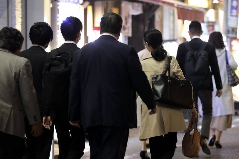 目前仍有不少適用勞保舊制的勞工，隨著退休臨近，他們對退休金的領取方式格外關注。（示意圖，彭博）