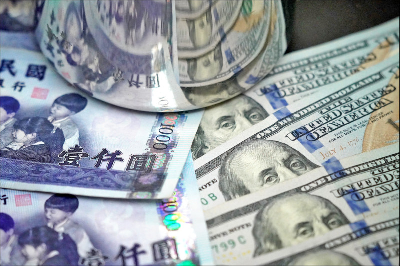 央行拋匯阻貶，8月外匯存底小降。（示意圖，中央社資料照）