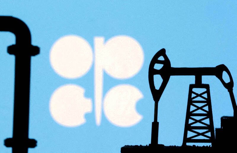 OPEC+週日舉行線上會議,決議自10月起每日增產13.7萬桶石油。(示意圖,路透)