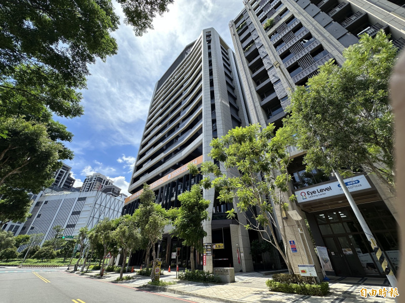 今日營建類股指數大致持平，並未對換屋協處切結放寬18個月政策有太多利多解讀。（記者徐義平攝）