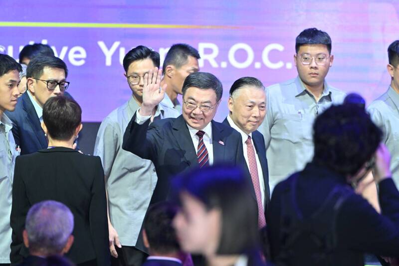 SEMICON Taiwan國際半導體展今天開幕，行政院院長卓榮泰致詞就歡迎國際人士來到臺灣這個「人氣最旺的地方」，連他自己來的時候都被塞車。（記者田裕華攝）