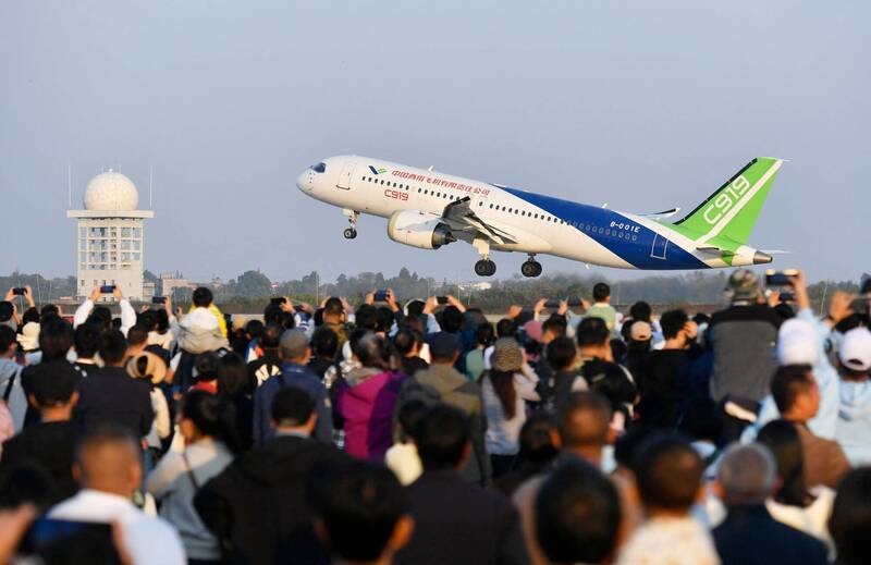 中國自製客機想飛出大鳥籠 港媒驚爆先找「它們」下手