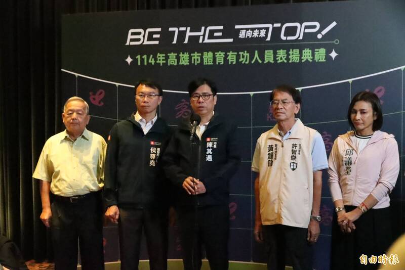 陳其邁為能源正義問題，為高雄人叫屈，呼籲各縣市自負用電責任減輕高雄負擔。（記者黃良傑攝）