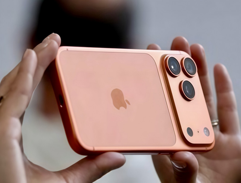 顧能預估，2025年幾乎所有高階智慧手機將內建NPU。圖為蘋果AI手機iPhone 17 Pro。（法新社檔案照）