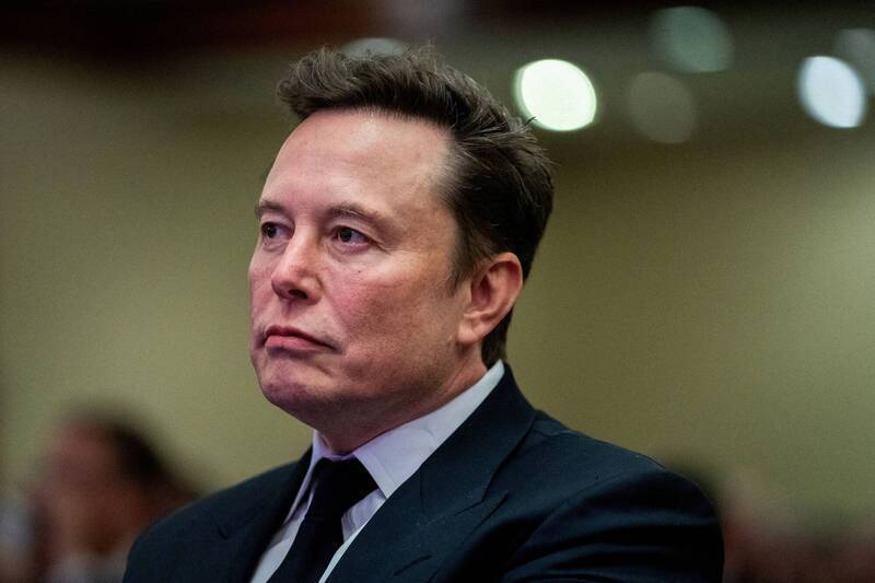 馬斯克罕見直接介入英國政治!鼓動解散國會。(路透)