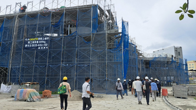 台東縣多項公共工程進行中，但府內很多工程人力流到民間。（記者黃明堂攝）