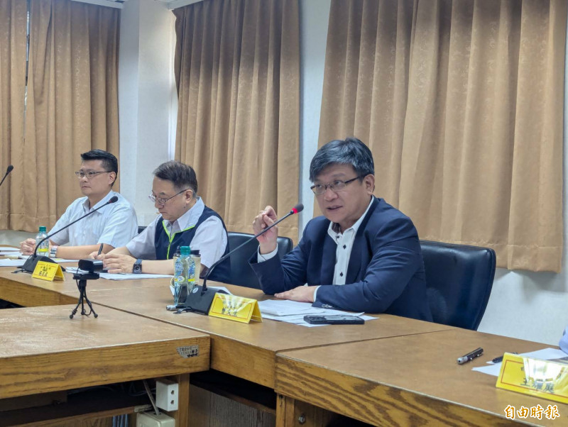 台電董事長曾文生否認10月調漲民生電價是為了「以價制量」。（記者黃佳琳攝）