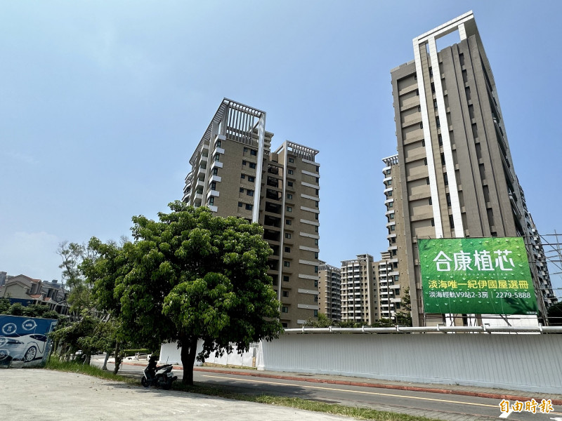 房價飆漲年代，民眾只能縮減居住空間以換取購屋負擔能力可及住宅。（記者徐義平攝）